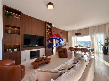 Casa · 1500m² · 3 Quartos · 6 Vagas · Casa em condomínio fechado de Boituva c/ 1500m² 3 suítes próximo ao centro
