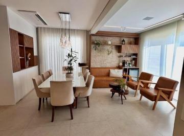 Foto 01 · Casa de Luxo com 3 Suítes e 4 Vagas na América, Joinville-SC: Oportunidade de Investimento!