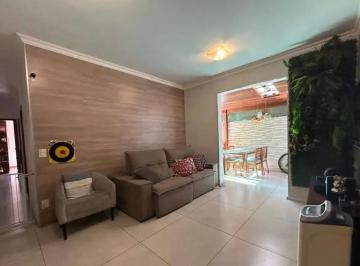 Casa de 2 quartos, Cajamar · Residência Ampla de 180m² em Cajamar | 2 Dormitórios, Suíte e 2 Vagas de Garagem
