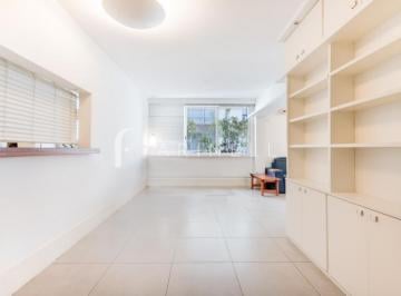 12861-20260528153038_zap.jpg · Apartamento reformado e pronto para morar no Leblon.
