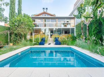 1 · EXCELENTE CASA COM PISCINA E JARDIM NO ECOVILLE