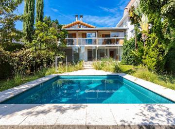 1 · EXCELENTE CASA COM PISCINA E JARDIM NO ECOVILLE