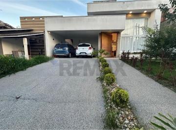 Casa · 215m² · 3 Quartos · Casa para alugar em Parque Residencial Itapeti de 215.00m² com 3 Quartos e 3 Suites