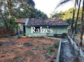 Rural · 1010m² · 8 Quartos · 4 Vagas · Vende-se Chácara na zona rural de Araguari-MG, no condomínio Chácaras Itamaracá!
