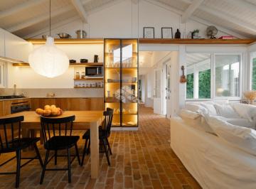 Casa · 234m² · 4 Quartos · 4 Vagas · Casa a venda em Ibiraquera