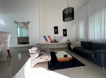 Sala · Casa de Alto Padrão com Piscina e Sauna