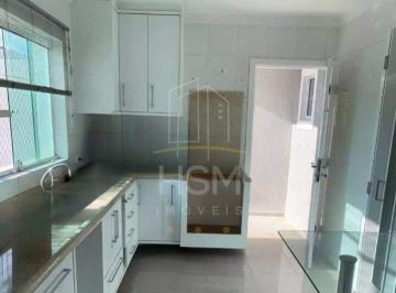 Casa · 300m² · 3 Quartos · 3 Vagas · Sobrado amplo no Santa Terezinha com suíte, closet e excelente área de lazer