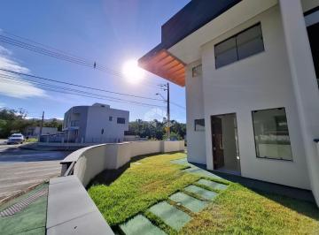 Casa · 113m² · 3 Quartos · 2 Vagas · Sobrado com 3 quartos/dormitórios no bairro Forquilhas, em São José - SC