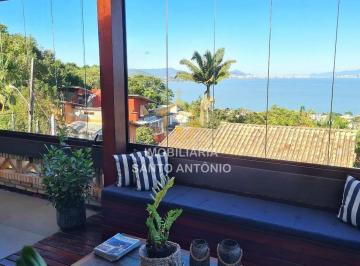 Casa · 400m² · 4 Quartos · 7 Vagas · Casa com Vista para o mar no bairro Sambaqui - Florianópolis.