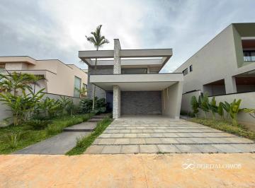 153268_7f3b7055-c0d5-4d3c-a059-ff45644e3ca3_2x.jpg · Le Premier Résidence - Casa de Andar Sofisticada com 3 Suites distribuida em Elegância e Conforto no