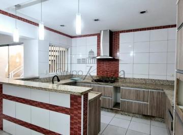 Casa · 228m² · 3 Quartos · 2 Vagas · Oportunidade - Casa - Parque Industrial - 3 Dormitórios - 100m².