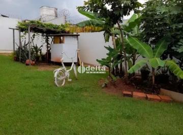 Casa · 480m² · 4 Quartos · 2 Vagas · Casa disponível para venda no bairro Osvaldo Rezende em Uberlândia MG