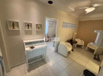 Comercial · 50m² · Sala comercial disponível para venda no bairro Centro em Uberlândia-MG