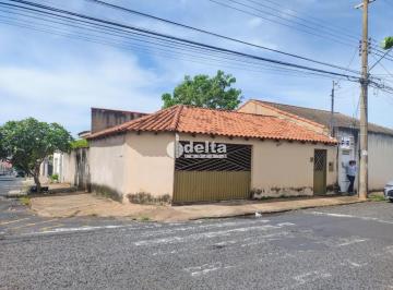Casa · 200m² · 3 Quartos · 4 Vagas · Casa com 3 quartos sendo 1 suíte disponível para venda no bairro Osvaldo Rezende em Uberlândia MG