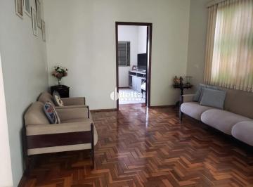 Casa · 300m² · 3 Quartos · 3 Vagas · Casa disponível para venda no bairro Cazeca em Uberlândia MG