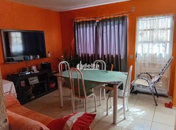 Casa · 250m² · 2 Quartos · 2 Vagas · Casa disponível para venda no bairro Residencial Pequis em Uberlândia MG