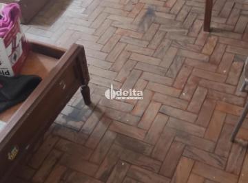 Casa · 300m² · 3 Quartos · Casa residencial disponível para venda no bairro Nossa Senhora Aparecida em Uberlândia-MG.