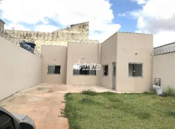 Casa · 300m² · 3 Quartos · 6 Vagas · Casa residencial com 3 quartos sendo 1 suíte disponível para venda no bairro Martins em Uberlândia-M