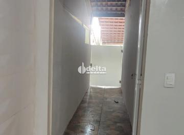 Casa · 144m² · 3 Quartos · 2 Vagas · Casa no condomínio Terra nova III disponível para venda em Uberlândia-MG