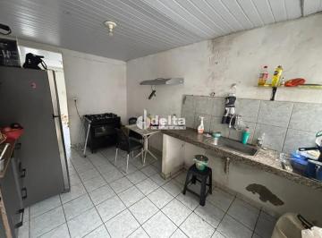 Casa · 390m² · 5 Quartos · 3 Vagas · Casa residencial- 3 quartos- disponível para venda no bairro Tibery em Uberlândia-MG