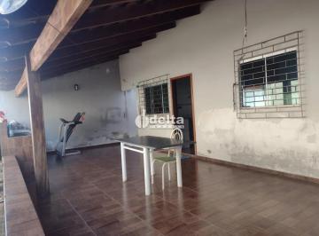 Casa · 250m² · 3 Quartos · 2 Vagas · Casa disponível para venda no bairro Jardim Holanda em Uberlândia MG