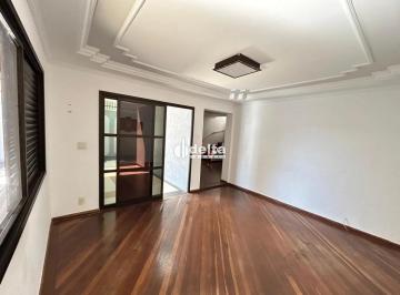 Casa · 380m² · 4 Quartos · 6 Vagas · Casa com 4 quartos sendo 1 suíte disponível para locação e venda no bairro Nossa Senhora Aparecida e