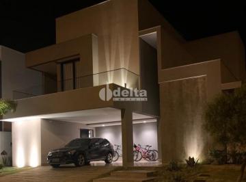 NULL · Casa em condomínio com 3 suítes, disponível para venda no bairro Jardim Sul em Uberlândia-MG