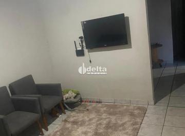 Casa · 296m² · 4 Quartos · 1 Vaga · Colônia disponível para venda no bairro Shopping Park em Uberlândia-MG