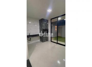 Casa · 250m² · 3 Quartos · 2 Vagas · Casa disponível para venda no bairro Bosque dos Buritis em Uberlândia MG