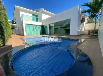 Casa · 300m² · 4 Quartos · 2 Vagas · Casa em condomínio com 4 quartos sendo 1 suítes disponível para venda no bairro Gávea em Uberlândia-