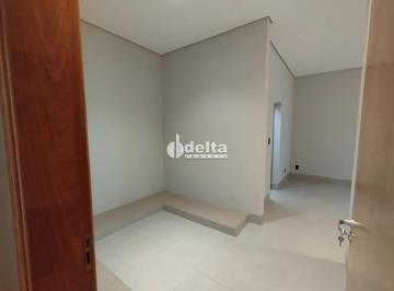 Casa · 352m² · 3 Quartos · 3 Vagas · Casa residencial disponível para venda no bairro Vigilato Pereira em Uberlândia MG