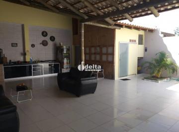 Casa · 250m² · 3 Quartos · Casa disponível para venda no bairro Jardim Holanda em Uberlândia-MG