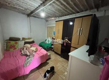 Casa · 170m² · 3 Quartos · 1 Vaga · Casa disponível para venda no bairro Planalto em Uberlândia-MG