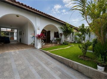 Casa · 165m² · 3 Quartos · 3 Vagas · Linda casa a venda na Praia de Peruíbe próximo ao mar