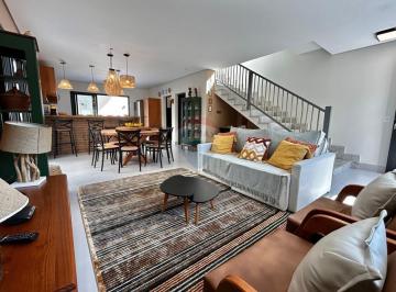 Casa · 130m² · 3 Quartos · 2 Vagas · casa nova toda mobiliada em  Ilhabela perto ao Mar em residencial