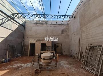 Comercial · 180m² · Loja disponível para locação no bairro Santa Mônica em Uberlândia-MG.