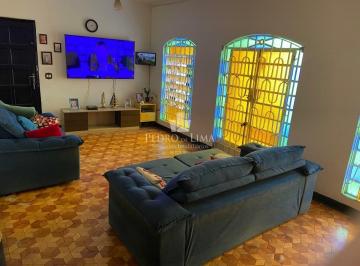 Casa · 211m² · 3 Quartos · 6 Vagas · Casa Térrea na Penha com 3 quartos e 211m²