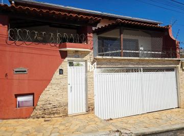 Casa · 240m² · 3 Quartos · 2 Vagas · Casa à venda no Res. Oliveira - Alfenas/MG