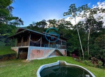 Rural · 3000m² · 3 Quartos · Chácara em Meio a Natureza com Piscina, Cachoeira e Terreno de 3.000m² à venda em Tijucas/SC