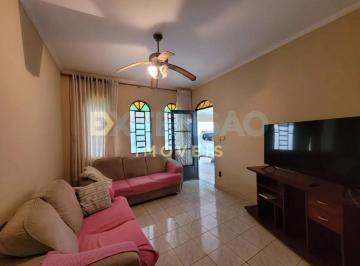 Casa · 197m² · 3 Quartos · 2 Vagas · Casa para venda em Centro de 197.00m² com 3 Quartos, 1 Suite e 2 Garagens