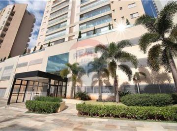 Apartamento · 135m² · 3 Quartos · 2 Vagas · Apartamento para alugar em Condomínio Itamaraty de 135.35m² com 3 Quartos, 3 Suites e 2 Garagens