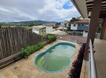 44c2198149fe08bc18fb15f4072385496fb66d0b · Casa com Piscina e 3 quartos à venda no bairro Saco dos Limões, em Florianópolis.
