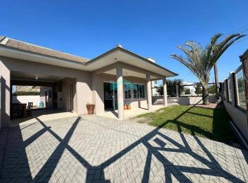 Casa · 140m² · 3 Quartos · 2 Vagas · Casa mobiliada com piscina próxima ao mar