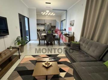 Casa · 275m² · 2 Quartos · 2 Vagas · Casa Padrão em Araraquara