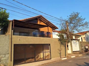 Casa · 227m² · 3 Quartos · 2 Vagas · Casa para venda em Centro de 227.00m² com 3 Quartos, 3 Suites e 2 Garagens
