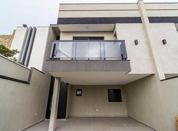 Casa · 136m² · 3 Quartos · 2 Vagas · Sobrado no Cajuru com 3 Quartos, Quintal e Excelente Acabamento
