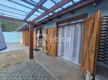 Casa · 60m² · 1 Quarto · 2 Vagas · Charmoso Imóvel com Piscina no Bairro Ressacada, Itajai