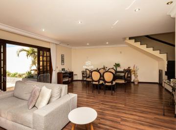 Casa · 237m² · 3 Quartos · 4 Vagas · Casa em condomínio para alugar com 3 quartos no Ahú em Curitiba