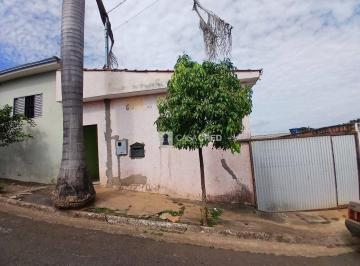 10d352dc496e4ba245382b829bb382d52d4b86f9 · Casa com 1 dormitório à venda, 95 m² por R$ 270.000 - Residencial Oliveira - Alfenas/MG