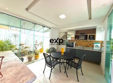 Casa · 259m² · 5 Quartos · 4 Vagas · Casa com 5 quartos, piscina no Alphaville Litoral Norte 1